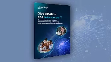 Couverture de livre sur la globalisation des ressources IT avec illustrations de réunions et technologies.