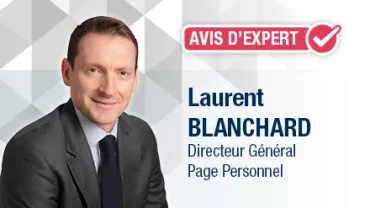 Portrait d'une personne en costume avec texte Avis d'Expert.