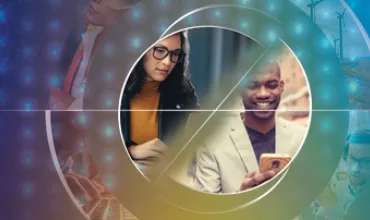 Collage avec des personnes utilisant la technologie.