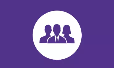 Icône de groupe de trois silhouettes sur fond violet.